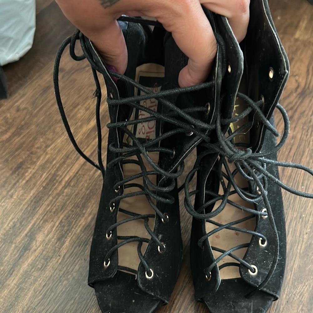black boots/heels